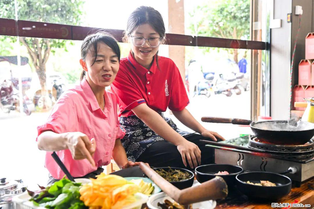全网追的“扁担女孩”,找了一份暑假工,时薪12元 - 威海生活资讯 - 威海28生活网 weihai.28life.com